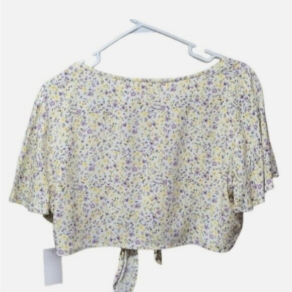 Rewind Flutter Sleeve Tie Front Blouse in Yellow and Gray - Picture 2 of 7